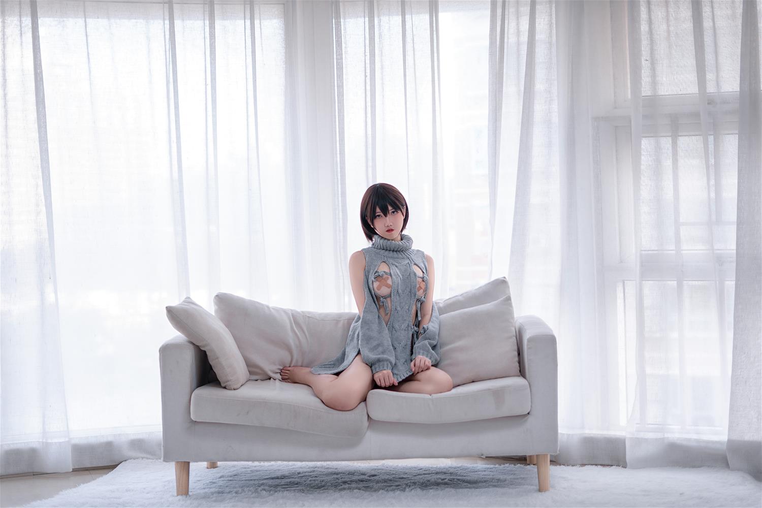 阿薰kaOri 露背毛衣 [20P-105MB]