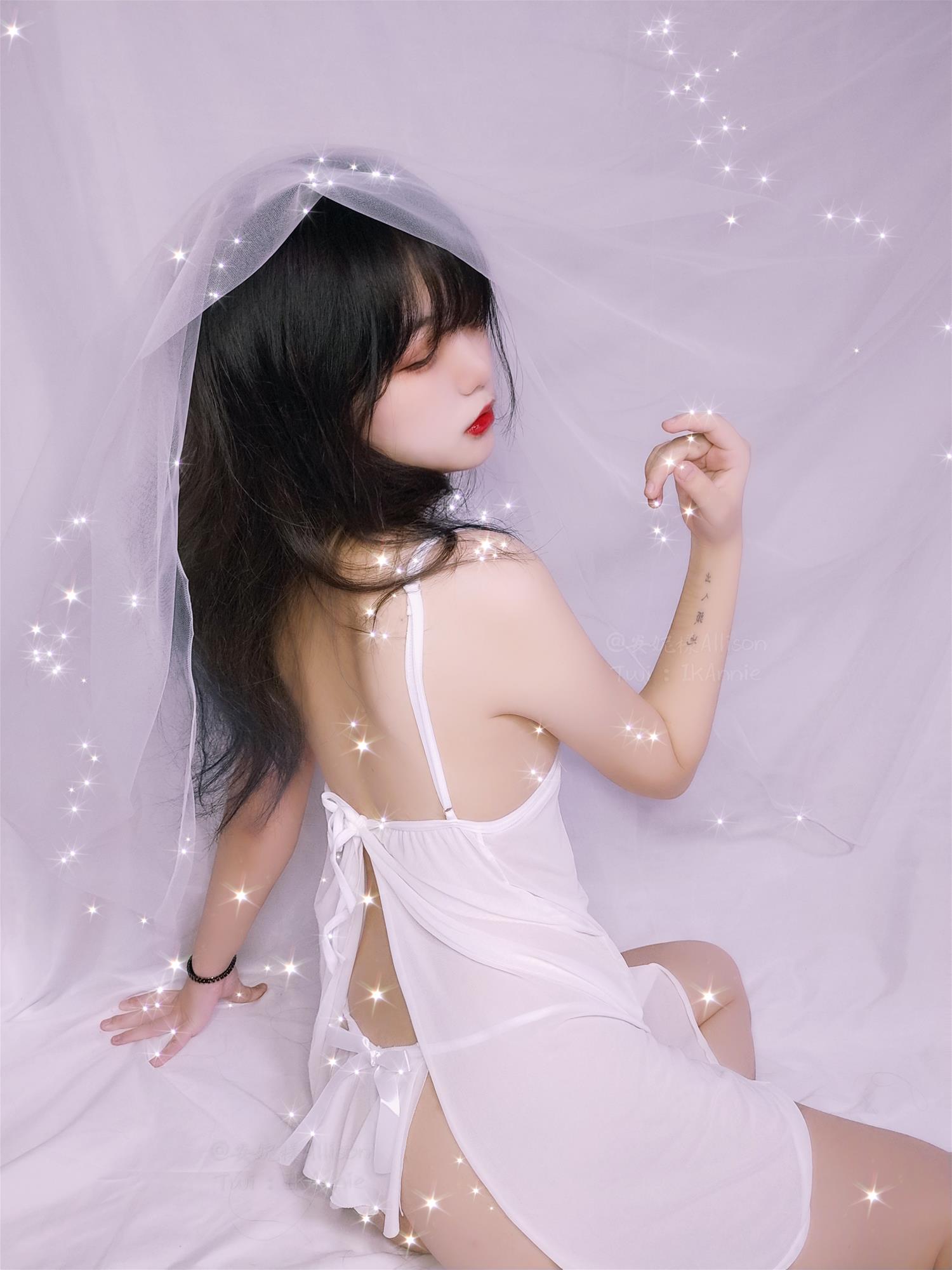 安妮 白色睡衣 [30P-64MB]