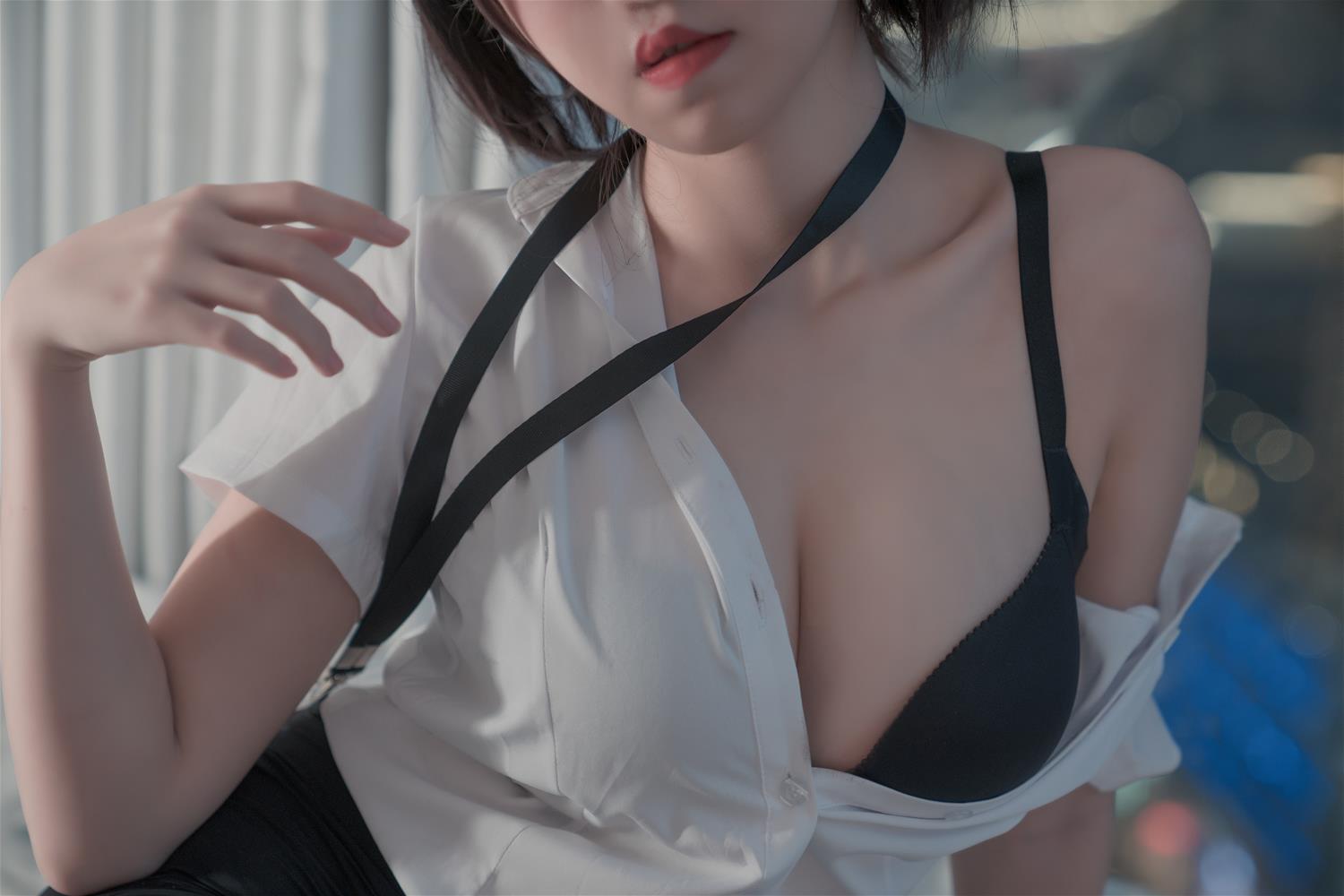阿薰kaOri 黑丝OL [45P2V-192MB]