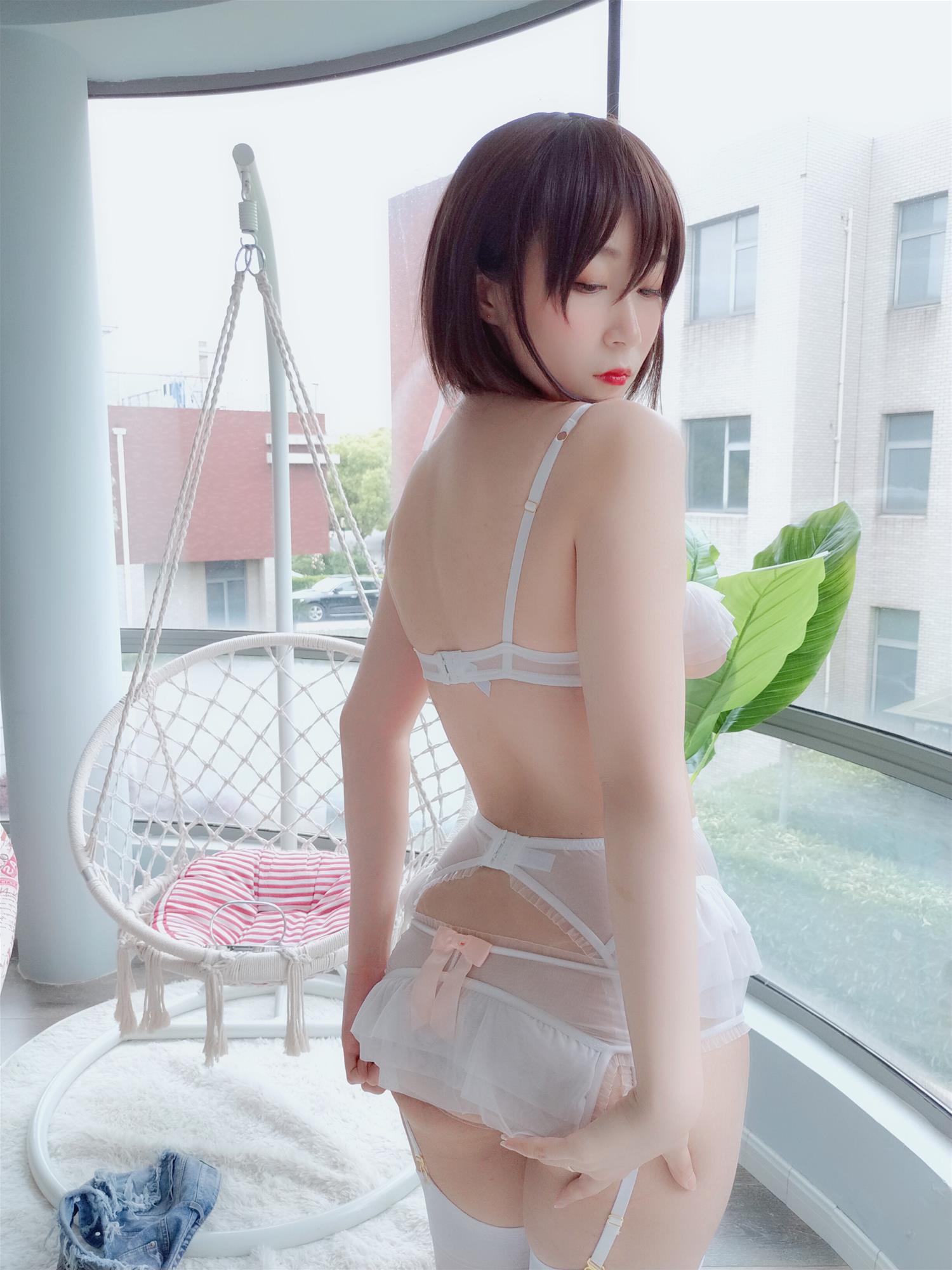 Coser小姐姐 白银81 不后悔 [30P1V-230MB]