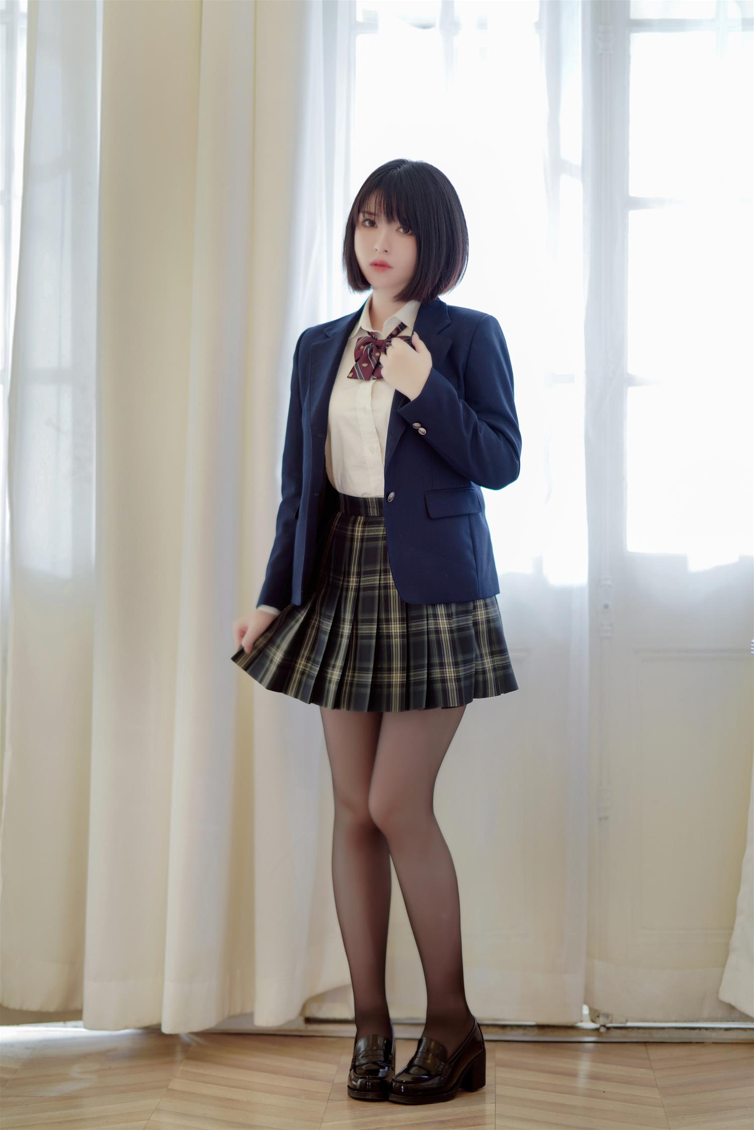 半半子 彼女の制服姿が好き [54P-84MB]