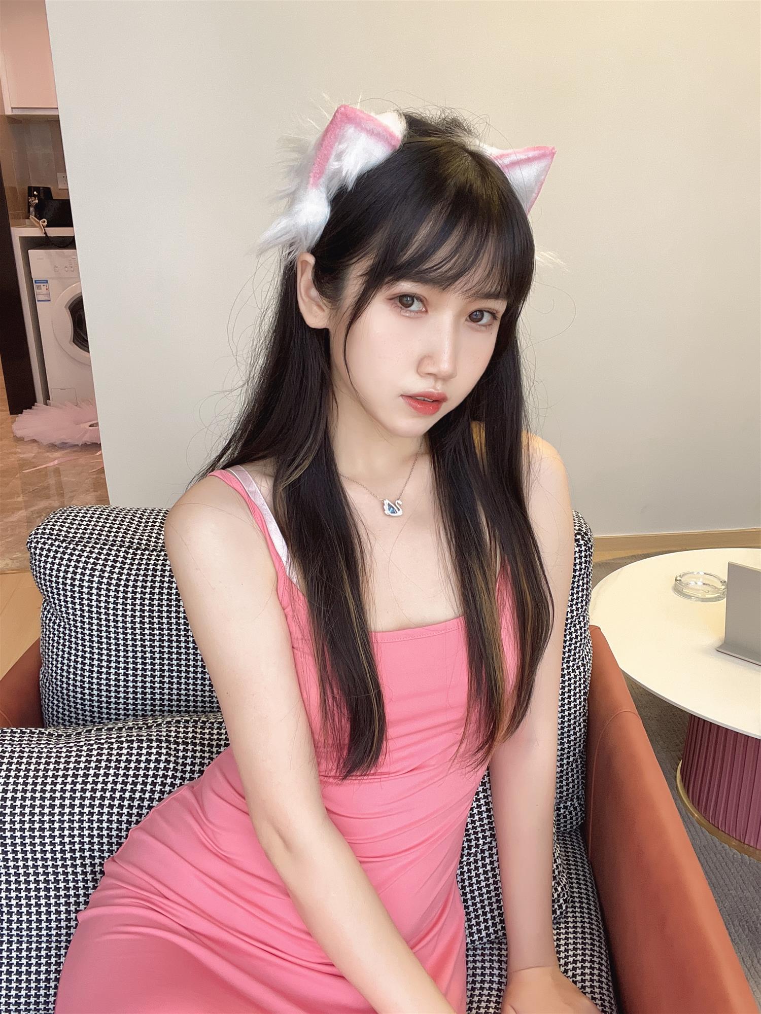 不呆猫 浴室粉色激凸人妻 [39P1V-420MB]
