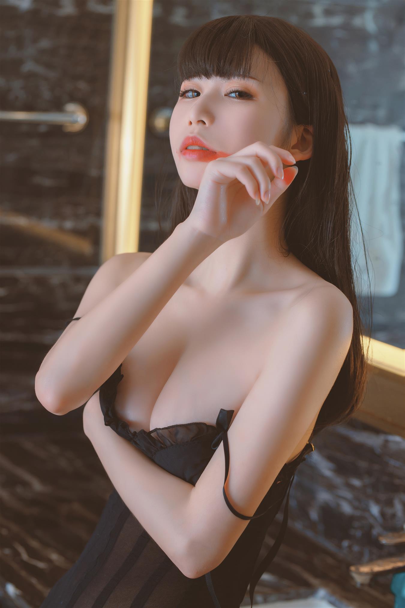 爱老师_PhD 叉子的内衣 [20P-155MB]