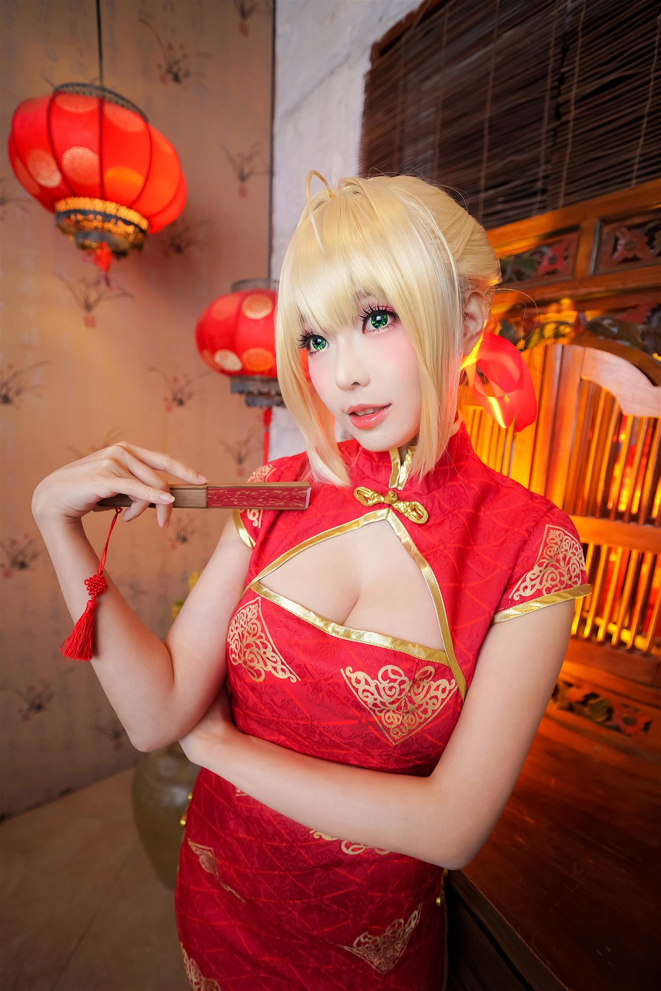 ElyEE子 尼禄 红旗袍 [21P-128MB]