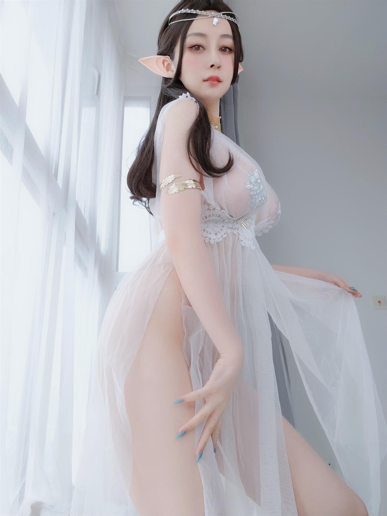 Coser小姐姐 白银81 精灵宝石内衣 [70P-164MB]