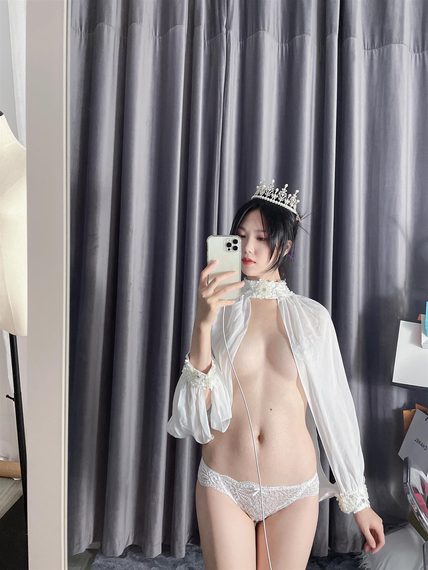 抖娘-利世 一月微密圈 [61P6V-930MB]