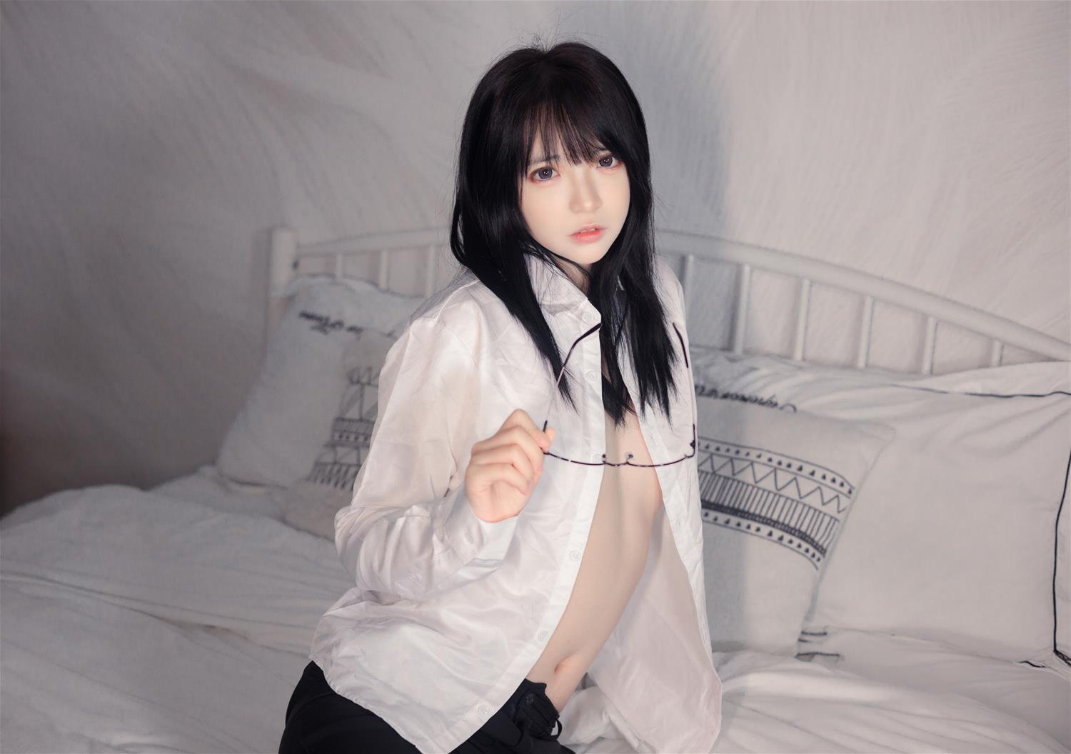 疯猫ss 长裤OL [40P-662MB]