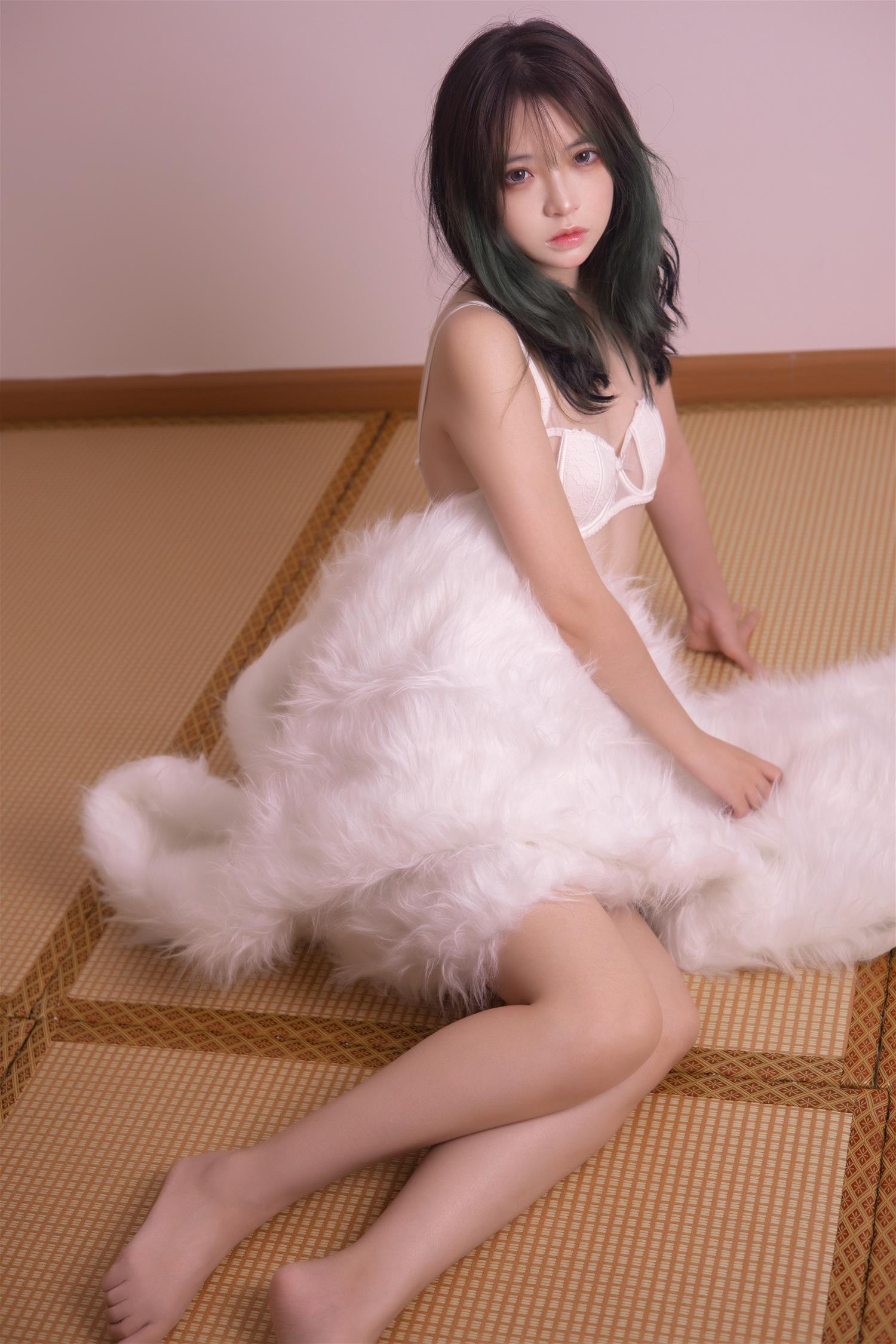 疯猫ss 2022夏日限定A本 毛绒毯 [20P-352MB]